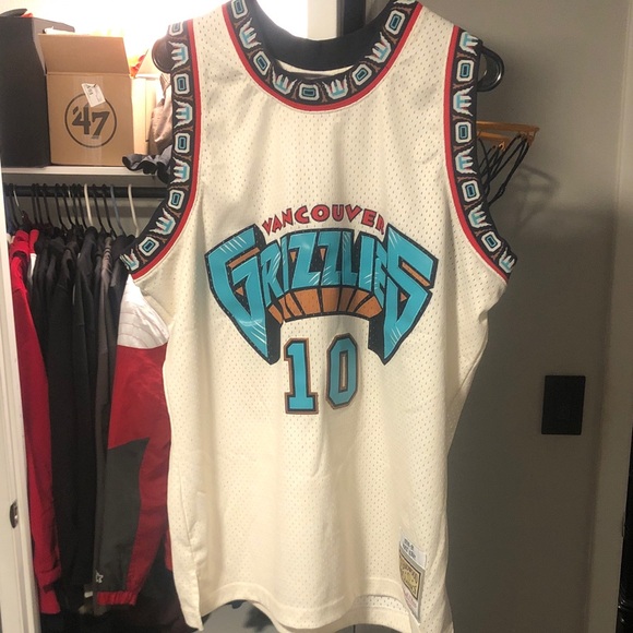 Hardwood Classic Other - Mitchell & Ness Vancouver Grizzlies Cream Mike Bibby Jersey